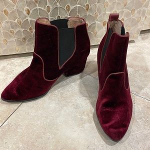 Jaggar Velvet Booties